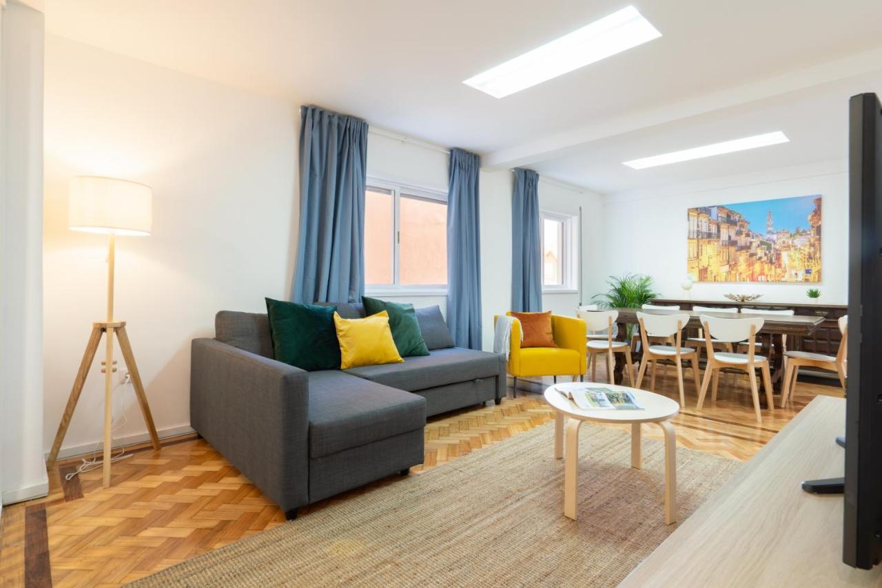 Host Wise - Spacious Fresh Flat W Terrace - Near Sea * Espinho (Aveiro)