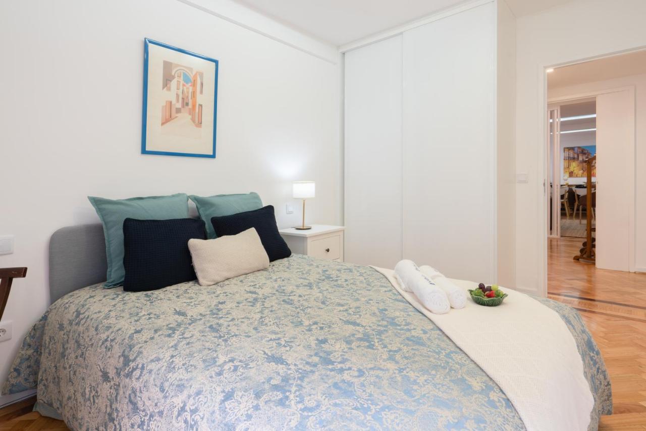 Host Wise - Spacious Fresh Flat W Terrace - Near Sea Espinho (Aveiro)