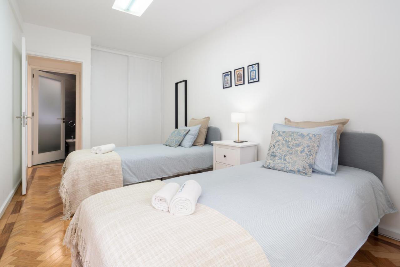 Apartment Host Wise - Spacious Fresh Flat W Terrace - Near Sea Espinho (Aveiro)